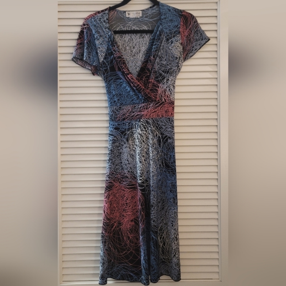 Papillon- Asymmetrical V-Neck Short-Sleeve Dress With Ribbon Tie